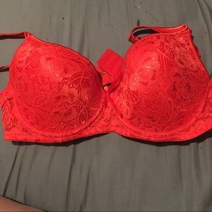 NWOT Red laced bra